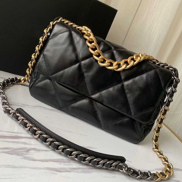 

2022 luxury handbags designer 19 bag women fashion lambskin soft leather tote purse crossbody metal chain flap shoulder bags