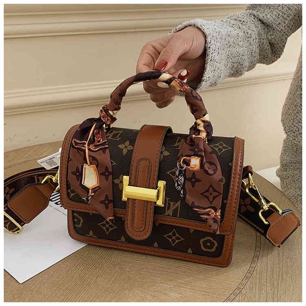 

factory direct 68% off fashion one shoulder messenger bag female printed small square feminine temperament multifunctional net red portable
