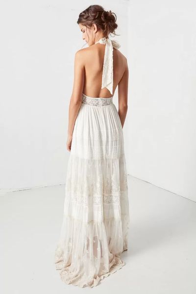 2022 Abiti da sposa bohemien Halter profondo scollo a V ricamo di lusso Sweep Train Backless Abiti da sposa Custom Made Beach Boho Weddin265Y