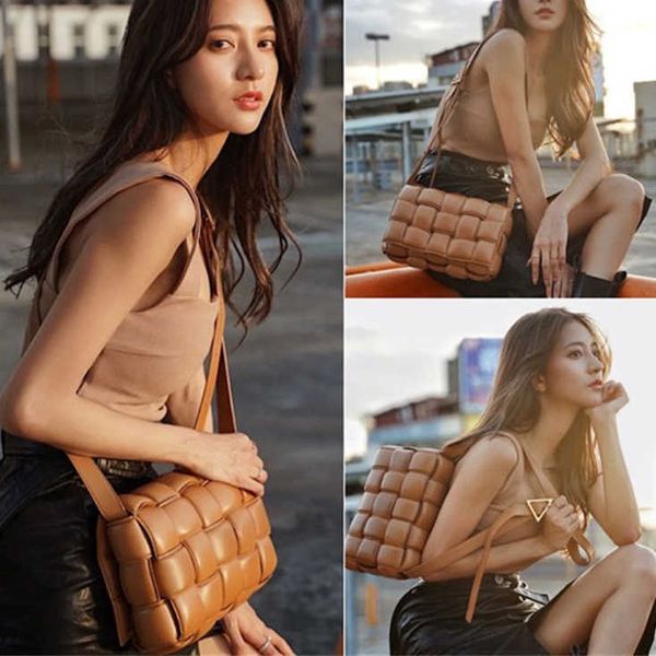 

luxurys designers fashion women shoulder bags weave pillow bag handbag messenger totes vintage handbags crossbody clutch wallet