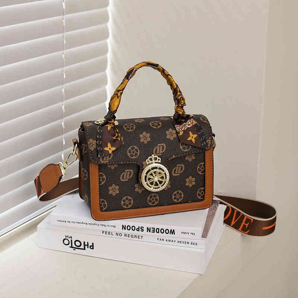 

factory outlet fanyangqi one shoulder leisure messenger small square 2022 autumn new fashion versatile contrast women's bag