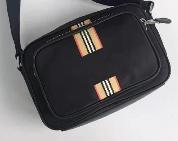 

2023 internet celebrity with the same camera bag, for men and women, thisbag is a practical one, quality size: 23cm