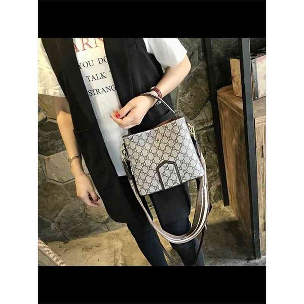 

fashion bag super purchasing women's trend bucket atmosphere versatile