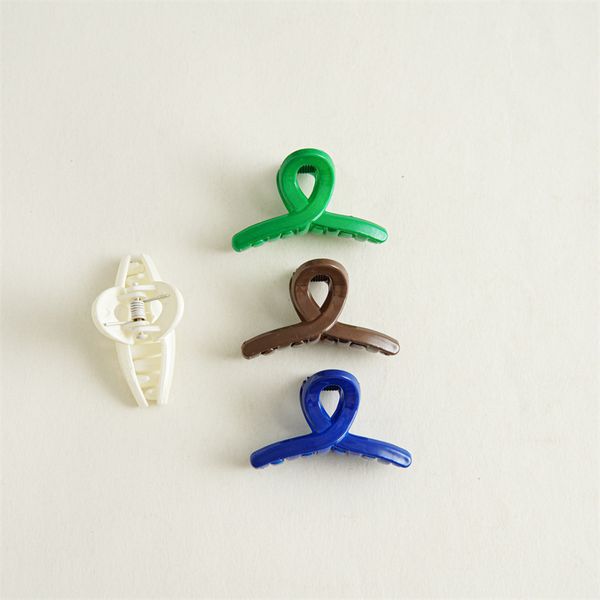 

small size solid color cross hair clamps women bath scrunchies plastic hair claw clips european hollow geometric head wear ponytail hairpins, Slivery;golden