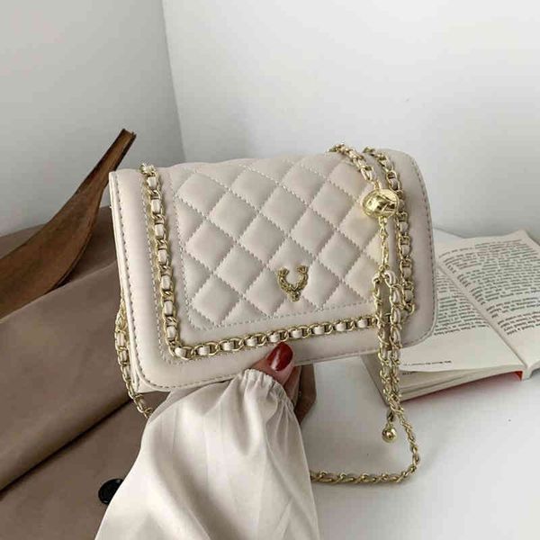 

new women's lingge chain new camellia ball small one messenger bag female hs shoulder handbags in trendy underarm
