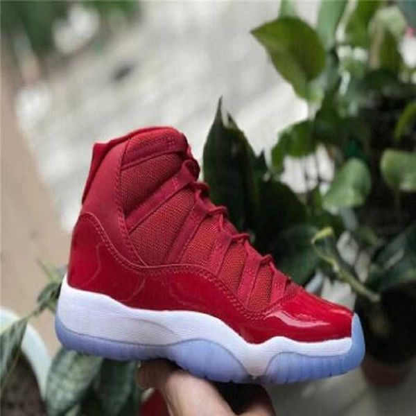 

new jumpman 1 11 basketball shoes 11s bred cap and gown concord 1s unc panda shoes basketball men women mens trainers sports sneakers