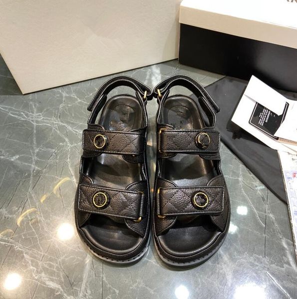 

2022 beach summer luxury designers sandals sneakers womens fashion flip flops lady leather slippers metal shoes double buckle clogs slides, Black