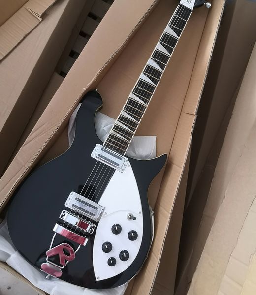 

6 strings black electric guitar rosewood fretboard