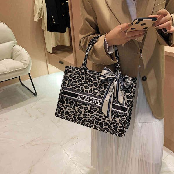 

canvas autumn winter texture leopard tote bag version foreign style hand leisure armpit bag