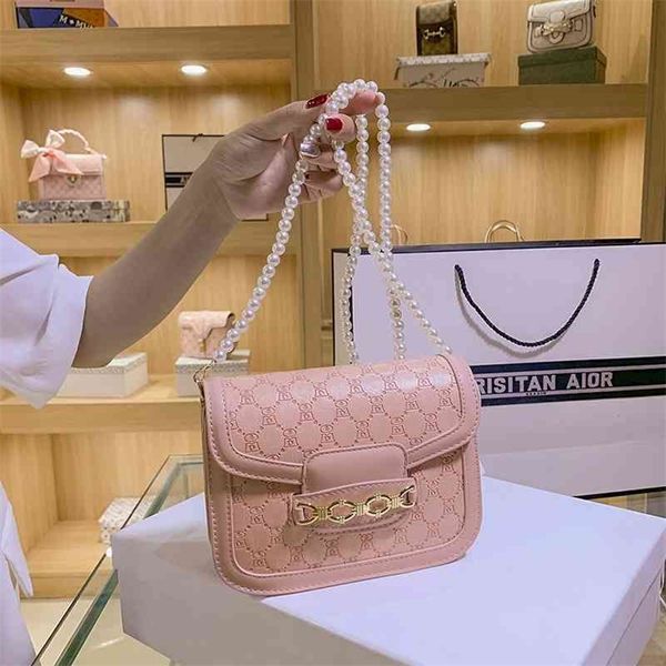 

offers cabinets at 80% off handbag store on embossed single shoulder small square sweet pearl chain portable bags