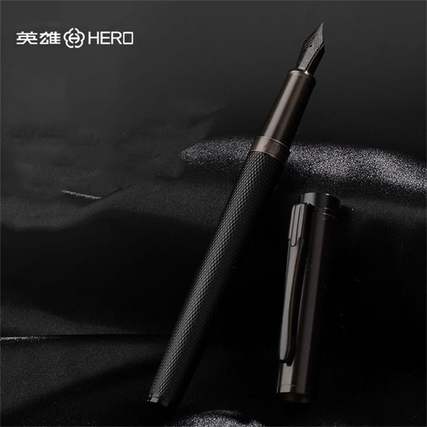 Penna stilografica di lusso HERO Black Forest Black estremamente scuro Business Office School Supplies Penne a inchiostro 220812