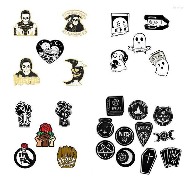 Pins spille 1-5pcs/set Punk Calcia scura Collezione Enamel Ghost Skull Rose Witch Scheletro Pinsino Babbino Badge Metal Halloween Gi Kirk2