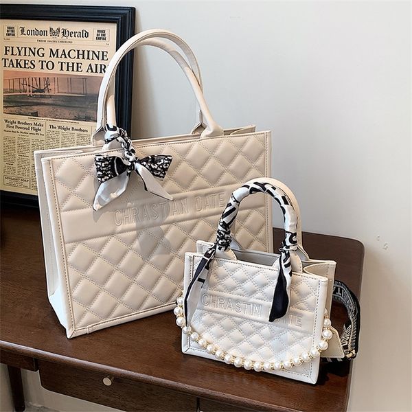 

shopping new red portable women's fashion korean version fashionable embroidered thread large capacity single shoulder bag 80% off stor