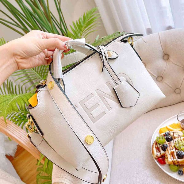 

2022 new designer handbags trendy fashion messenger net red single shoulder hand