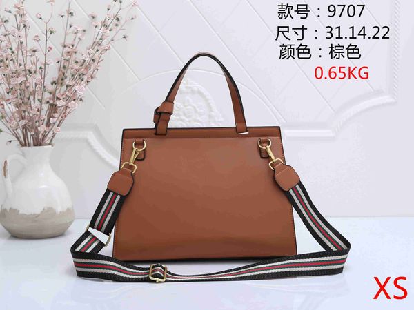 

2022 handle totes classic medium quilted bags gold metal hardware matelasse chain crossbody shoulder designer classic flap multi pochette ha