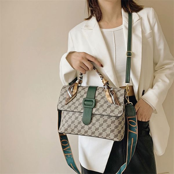 

women's bag autumn and winter version new small square letter printing portable messenger women's bags_modelr1gy