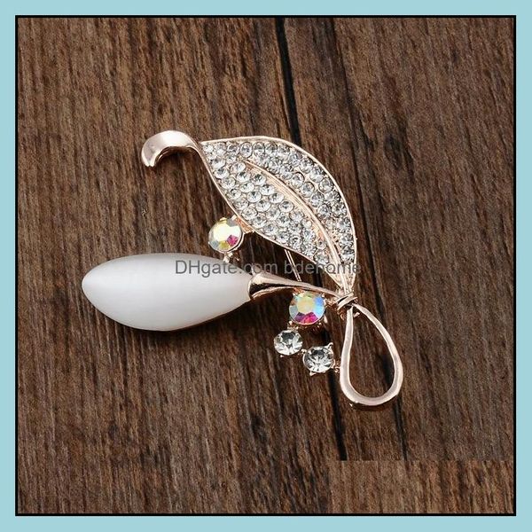 Pins Brooches Jewelry CR Новая европейская версия Opal Brooch Lily Pin Женская мода Творческая одежда Производители аксессуары оптом