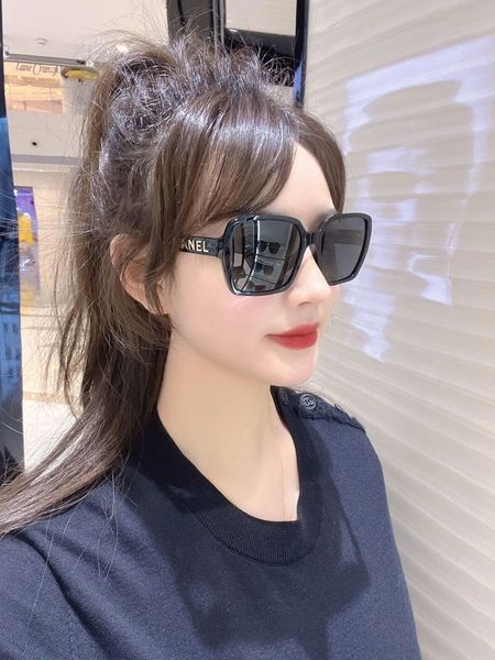 

designer sunglasses xiaoxiang new sunglass women's summer sunscreen box round face thin black frame plate plain glass letters mirror le, White;black