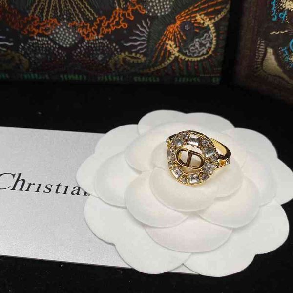 

2022 new inlaid rhinestone necklace bracelet ring earrings female brass material us design jewelry, Golden;silver