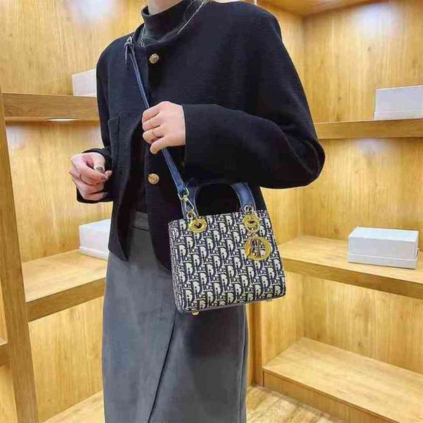 

new designer luxury bags new french texture light portable princessbranded handbag
