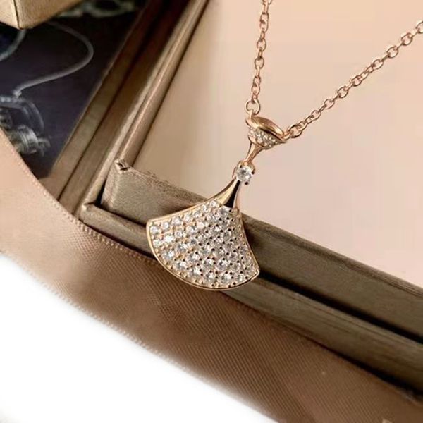 

luxury designer necklace classic fashion elegant fan-shaped jewelry necklace pendant high-end gift box packaging, Silver