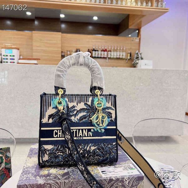 

factory direct sale latest fashion trend new hand high grade princess of wales designer bag