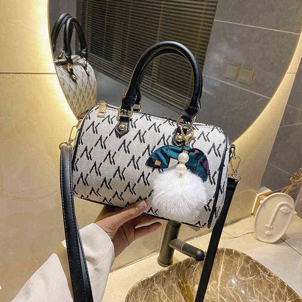 

portable small bag women's new autumn and winter fashion versatile letter style one messenger boston chain handbags luxury design shoul