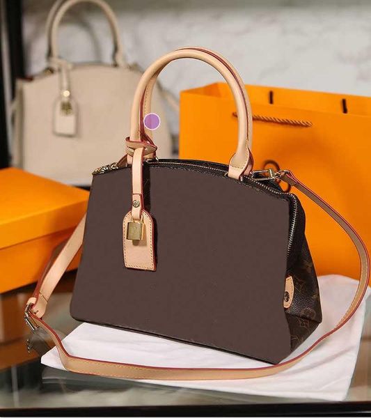 

2022 genuine leather bag women handbags designers embossing shoulder messenger bags purse female classic handbag tote women satchel m58916