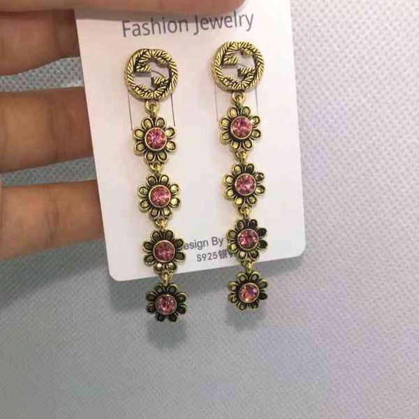 

2023 designer new fashion jewelry zircon letter fashion earrings, Silver
