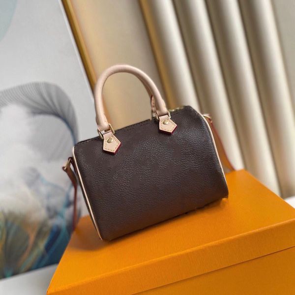 7A 2022 Новый топ -дизайнерский рюкзак Mini 16cm Letter Pillow Сумка роскошная сумочка Классическая модная кожаная ретро -портативная сумка для мессенджера на плече
