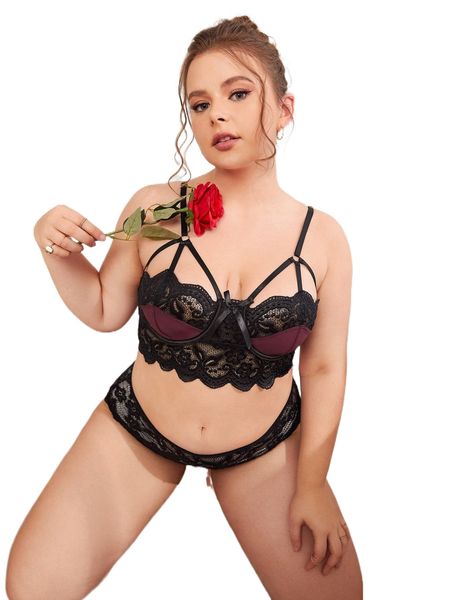 

plus contrast lace cut-out underwire lingerie set c7j6#, Black;white