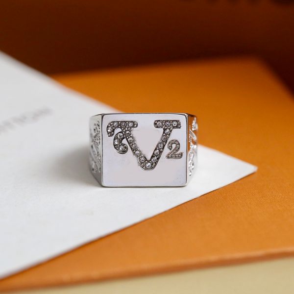 

fashion gold v letter ring for woman simple personality party wedding lovers gift engagement rings jewelry sz 6-10 no box, Slivery;golden