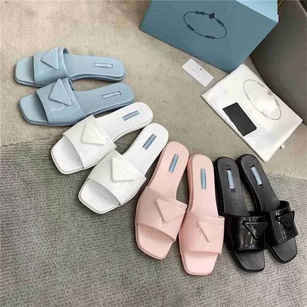 

designers women slippers patent leather high heels inverted triangle logos sandals pure color flip flops letter flat slide stylist shoes, Black