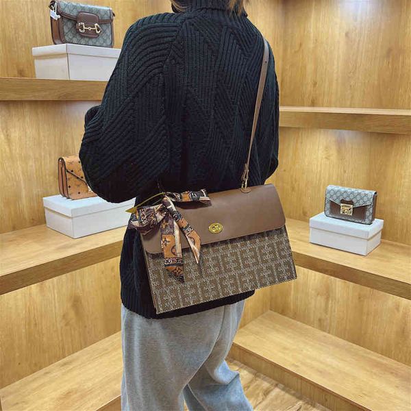 

50% off factory clearance handbags on autumn and winter silk scarf portable small square fashion