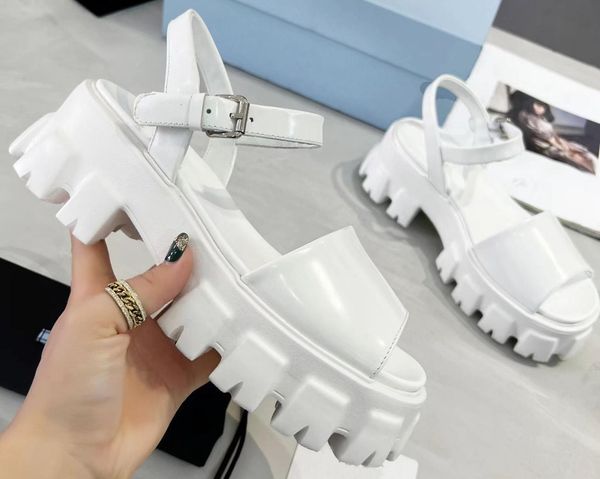 

woman sandals slippers monolith cloudbust thunder luxury slides summer flat trendy leather rubber sandal mens beach slide tory a1, Black;red