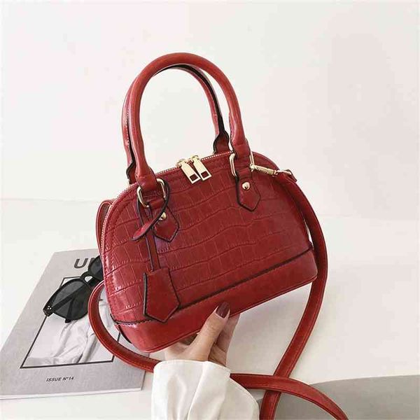 

bags classic bag women's 2022 new portable shoulder leisure versatile pattern messenger shell purse