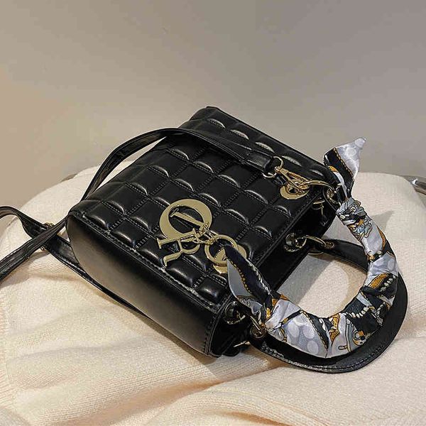

autumn winter texture 2022 new women's fashion versatile messenger high sense hand diana bag luxury designer