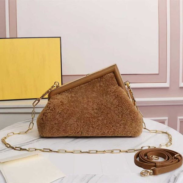 

luxurys designers winter capsule first bag caramel color nappa leather oversized metal f buckle fashion one-shoulder handbag imitation brand