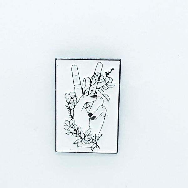 

fashion man and women denim jackets badge enamel brooch jewelry yeah scissorhands winding rattan brooches gift, Blue