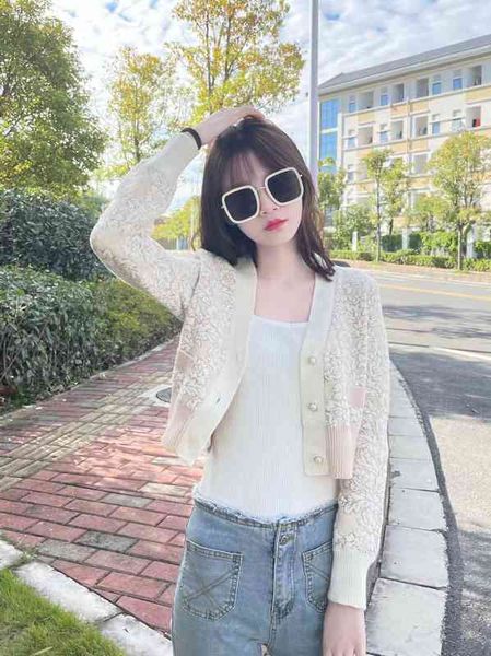

women's knits & tees autumn and winter celebrities xiaoxiangfeng high sense small knitted cardigan women's short soft waxy jacquar, White