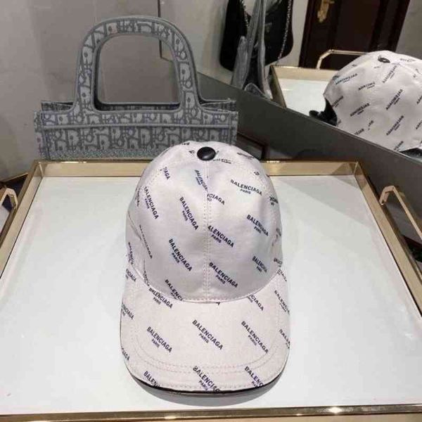 

burberys b red same style duck tongue cap classic printed baseball fashion trend men's and women's lovers' brand, Blue;gray