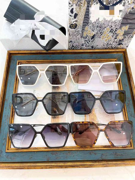 

22ss new d red same large frame personalized womenfactory outlet fashion men's women's sunglasses2022 trendy latest sunglasses, White;black