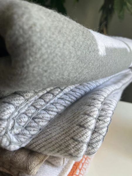 

quailty gray blanket design wool and cashmere horse soft have tags for beds sofa plaid fabric air conditioning travel