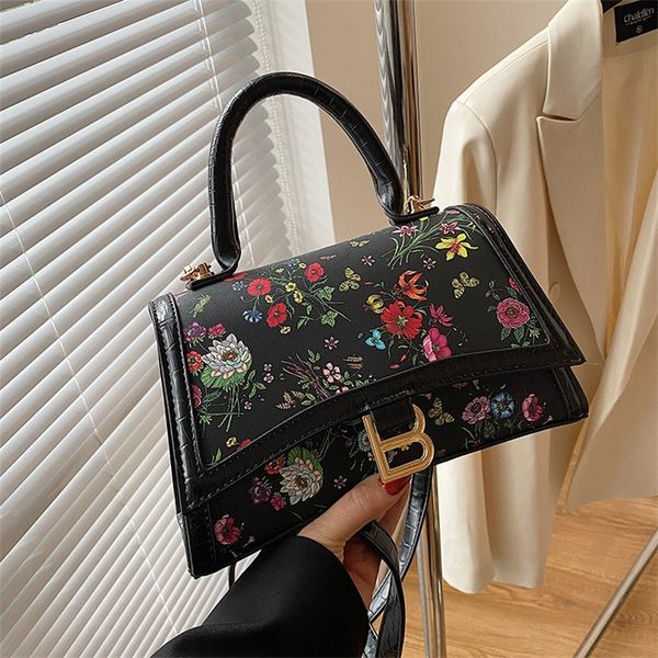 

60% off 2022 trendy s family's hand-held floral small square new single shoulder bag in spring and summer of women's sense messeng