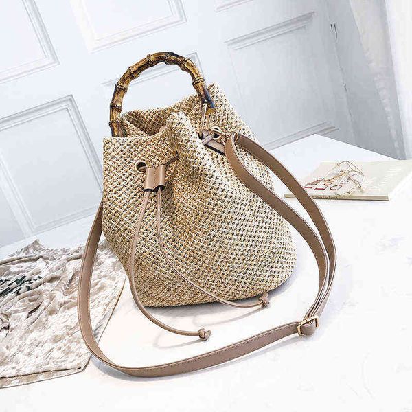 

bohemia wood handle women handbags casual straw bag rattan shoulder crossbody bags woven large capacity totes buckets sac 2020 g220524