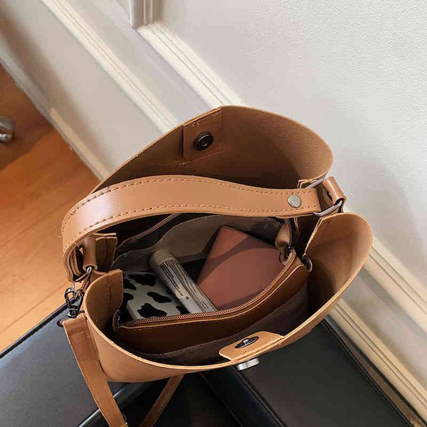 

fashion women's new high-quality versatile bag luxury designer new fashion bucket hand leisure large capacity single shoulder msenger