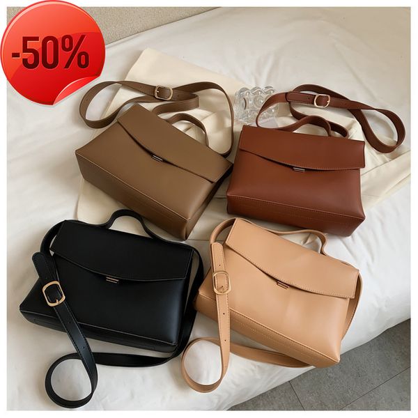 

luxury designerdiana female fashion crocodile shaped portable single shoulder bright diamond chain bag
