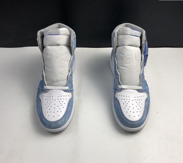 

shoes jumpman 1 hype royal white blue 555088-402, White;red