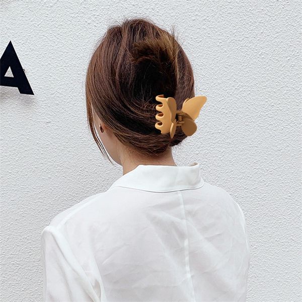 

length 6.5 cm frosted butterfly hair clamp women pure color medium hair claw clips european three-dimensional ponytail scrunchies hairpins h, Slivery;golden