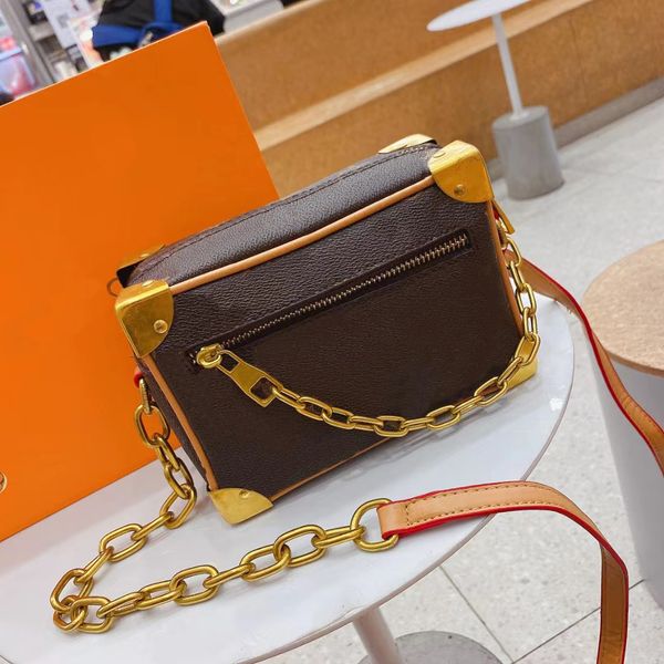 

luxury designer cosmetic case mans cross-body bag ladies lunch boxbags simple lipstick powder portable box storage handbag metal